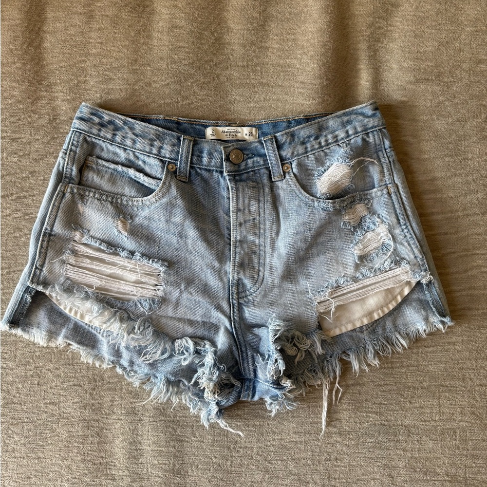 Abercrombie & Fitch High Rise Distressed Denim Shorts 26 Light Wash Cutoff - Picture 2 of 9